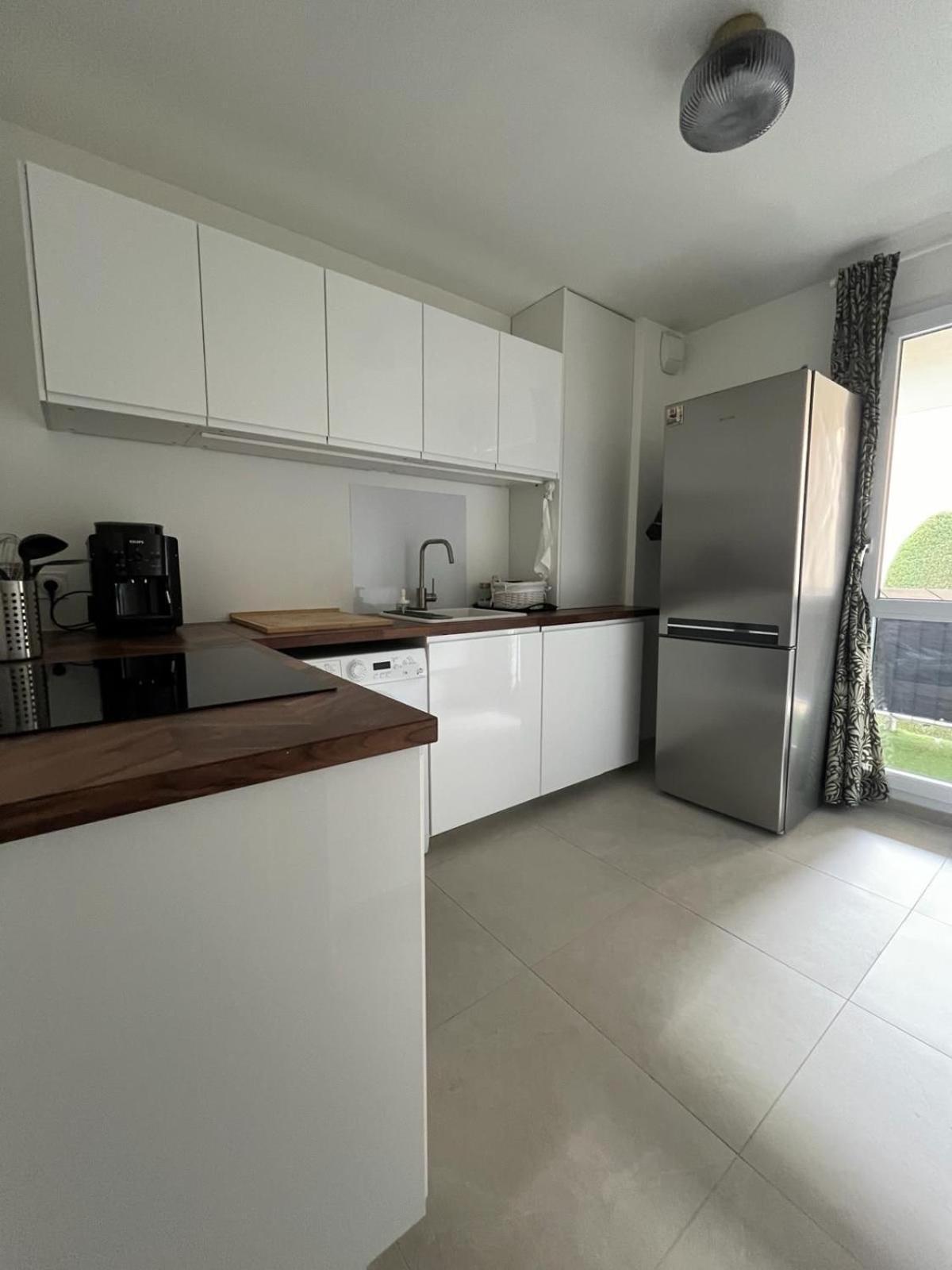 Appartement Cosy Et Confortable Saint-Genis-Laval Eksteriør billede