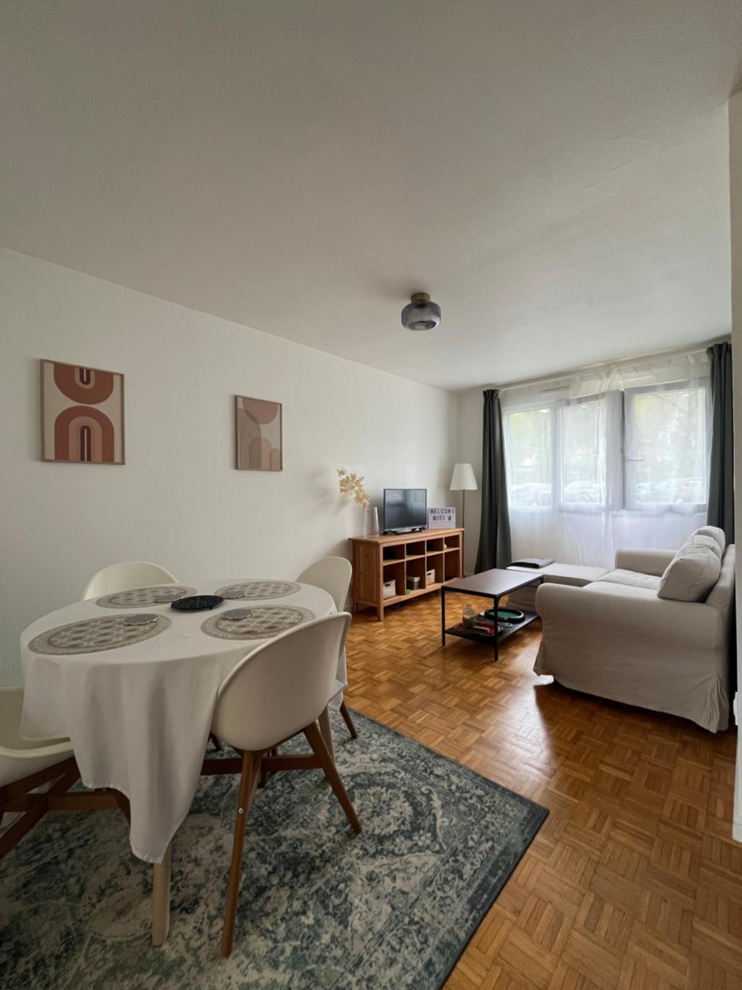 Appartement Cosy Et Confortable Saint-Genis-Laval Eksteriør billede