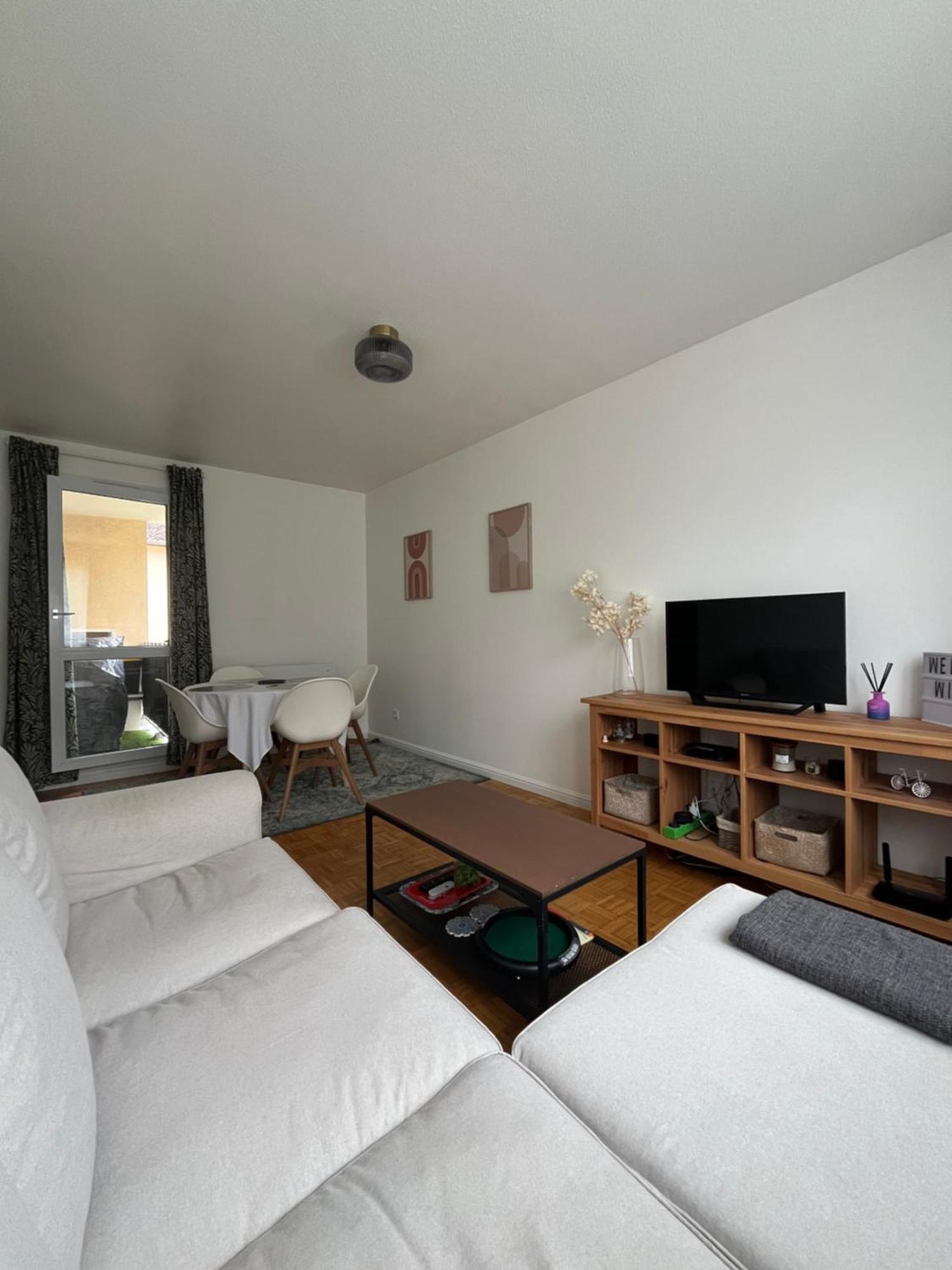 Appartement Cosy Et Confortable Saint-Genis-Laval Eksteriør billede